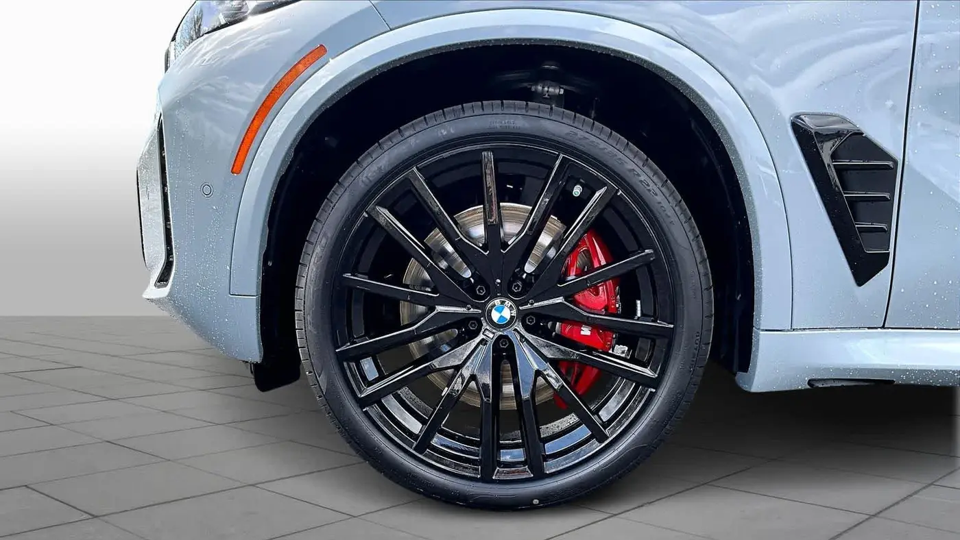 2026 BMW X5 M60i