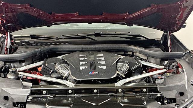 2024 BMW X5 M60i