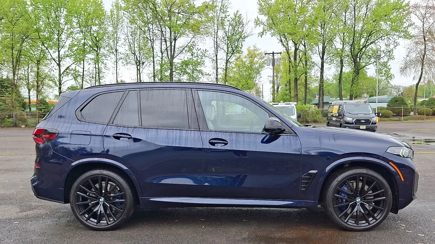 2024 BMW X5 M60i