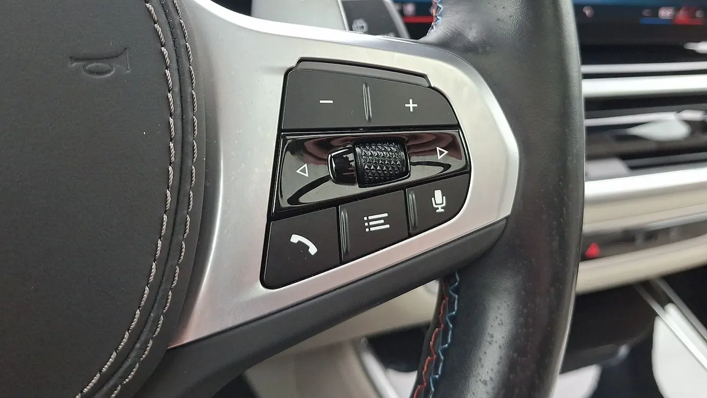 2024 BMW X5 M60i