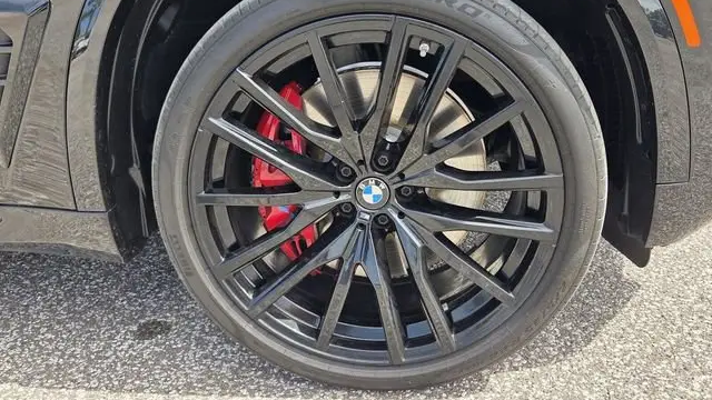 2025 BMW X5 M60i