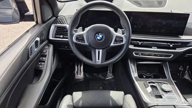 2025 BMW X5 M60i
