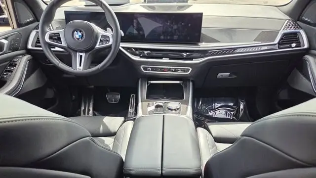 2025 BMW X5 M60i