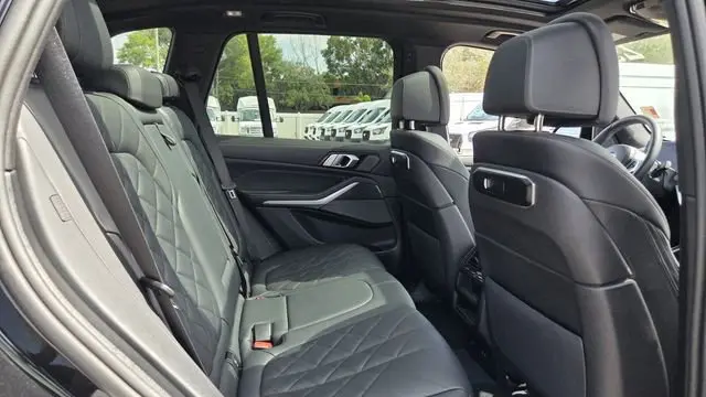2025 BMW X5 M60i