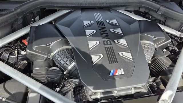 2025 BMW X5 M60i