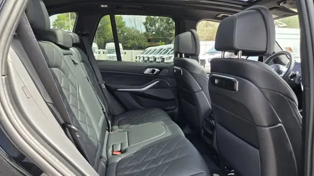 2025 BMW X5 M60i