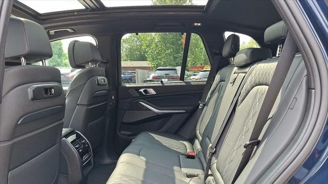 2025 BMW X5 M60i