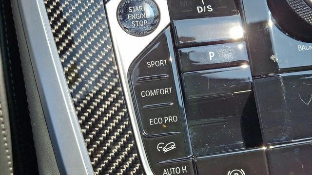 2025 BMW X5 M60i