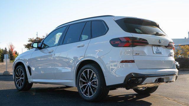 2026 BMW X5 M60i