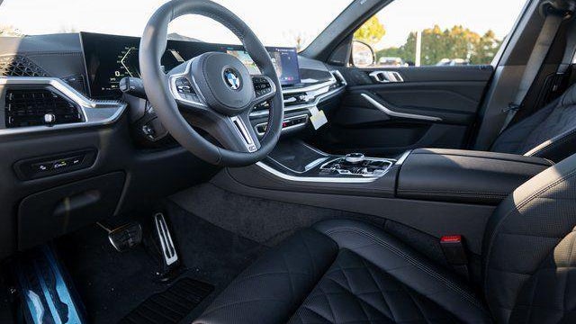 2026 BMW X5 M60i