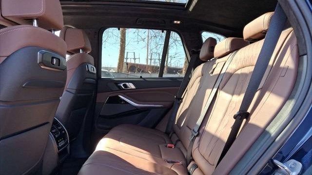2025 BMW X5 M60i