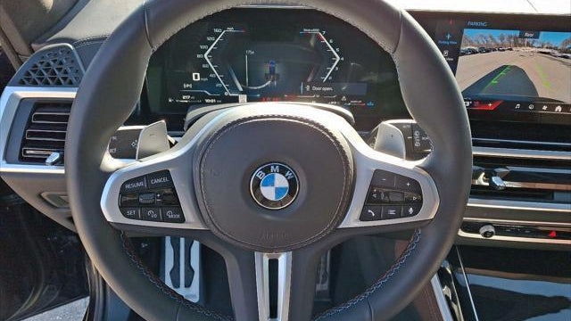 2025 BMW X5 M60i