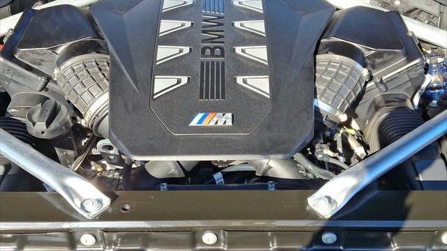2025 BMW X5 M60i