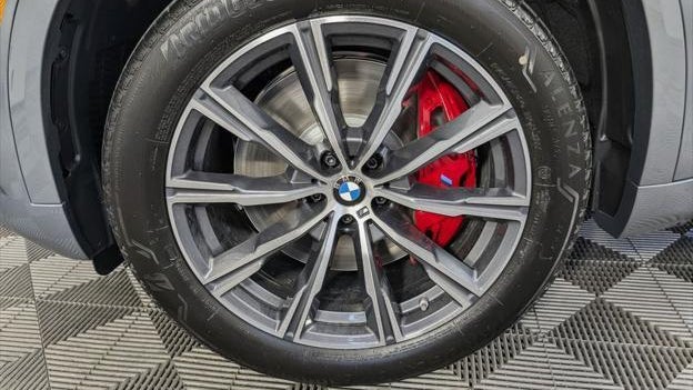 2026 BMW X5 M60i