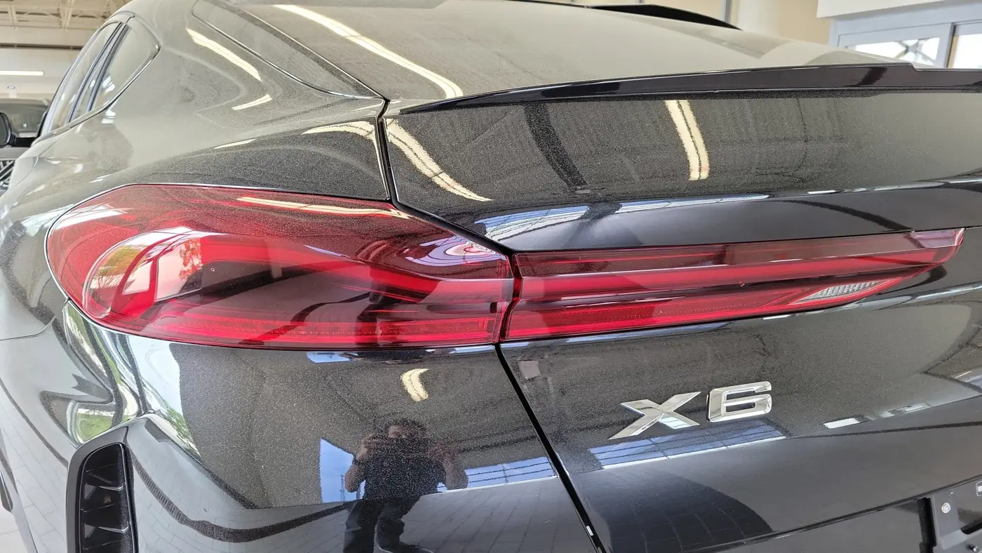 2027 BMW X6 xDrive40i