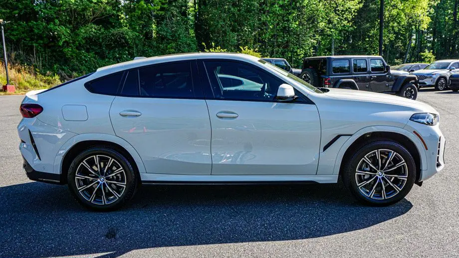 2024 BMW X6 xDrive40i