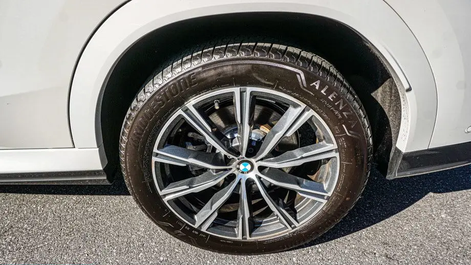 2024 BMW X6 xDrive40i