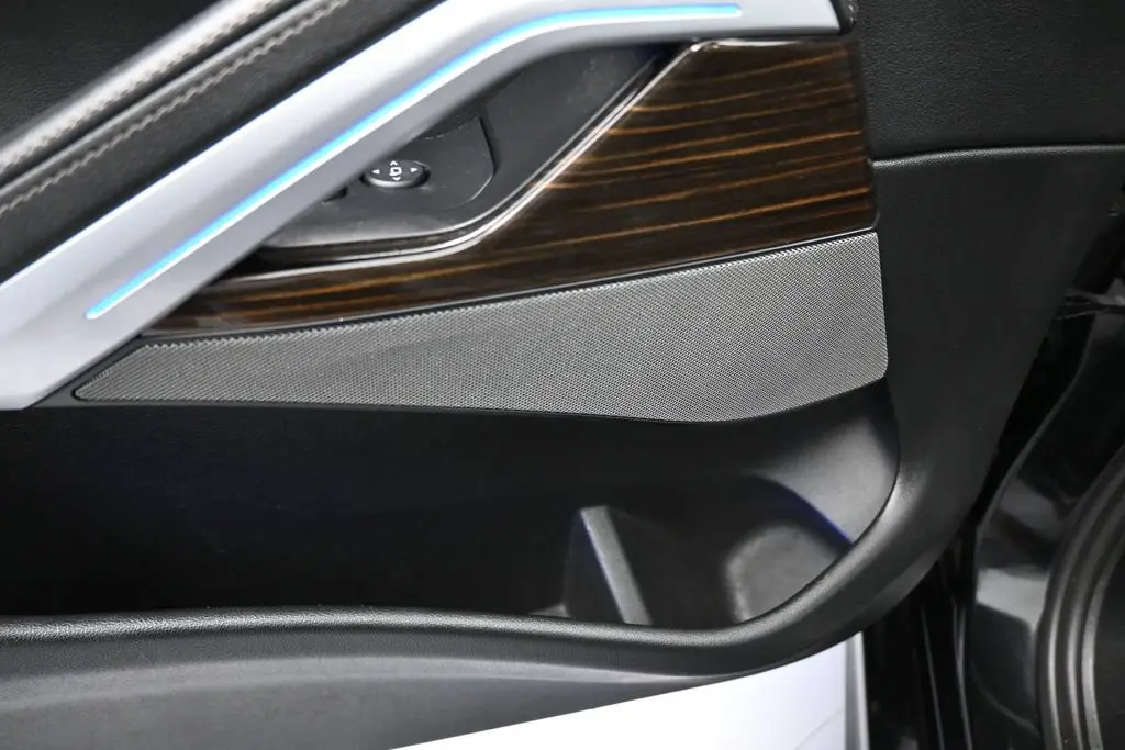 2025 BMW X6 - $49,871