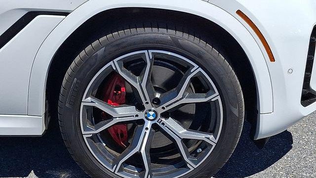 2025 BMW X6 xDrive40i
