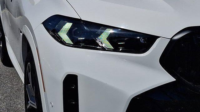 2025 BMW X6 xDrive40i