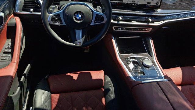 2025 BMW X6 xDrive40i
