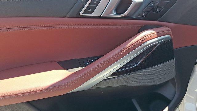 2025 BMW X6 xDrive40i