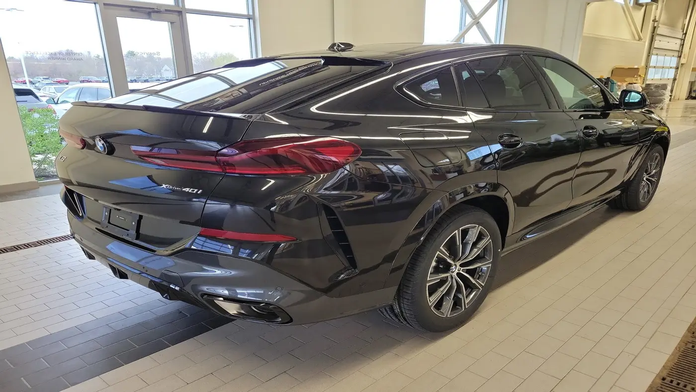 2027 BMW X6 xDrive40i