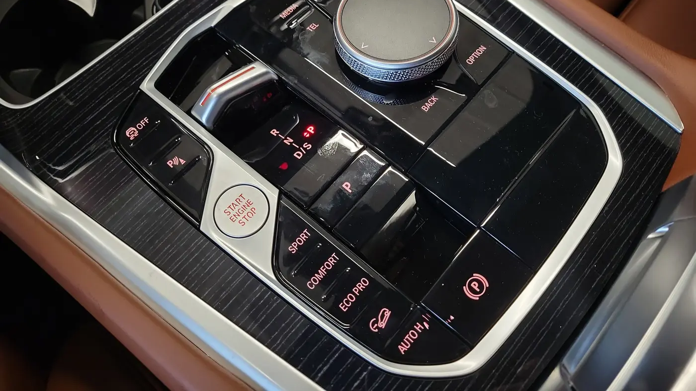 2027 BMW X6 xDrive40i