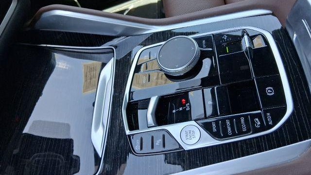2025 BMW X6 xDrive40i
