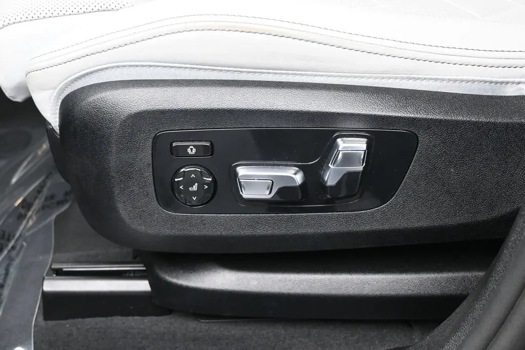 2025 BMW X6 - $54,971