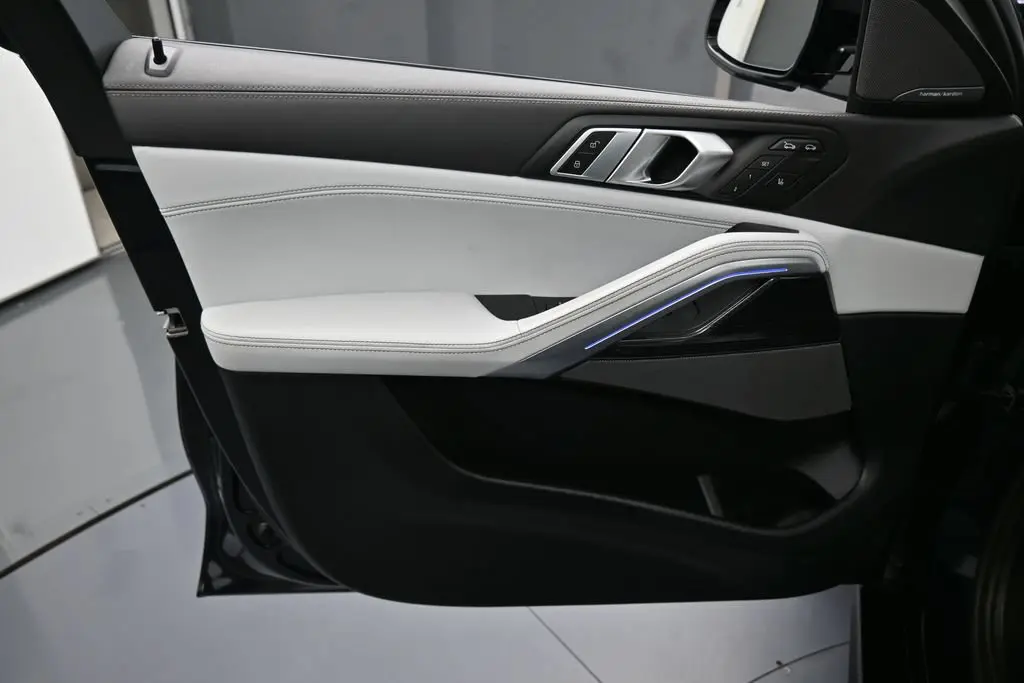 2025 BMW X6 - $54,971