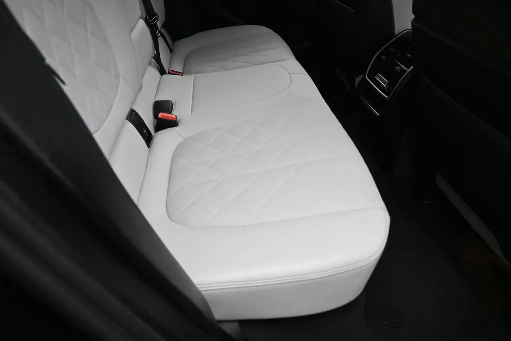 2025 BMW X6 - $54,971
