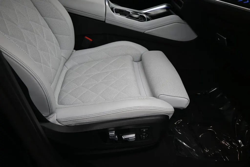 2025 BMW X6 - $54,971