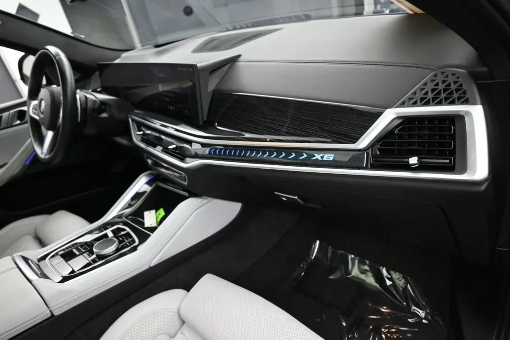 2025 BMW X6 - $54,971