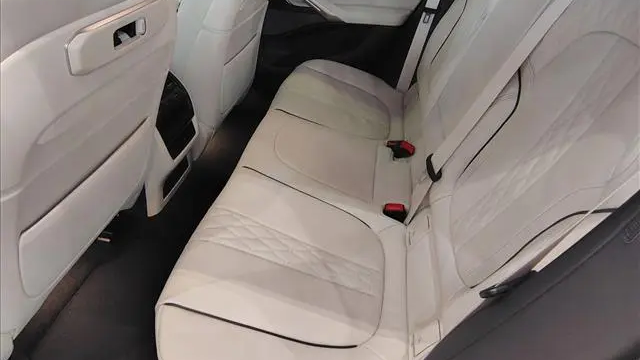 2027 BMW X6 xDrive40i