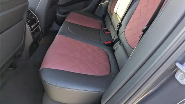 2027 BMW X6 xDrive40i