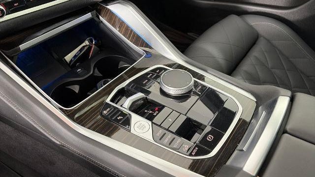 2024 BMW X6 xDrive40i