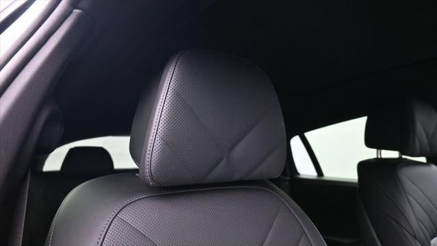 2025 BMW X6 xDrive40i