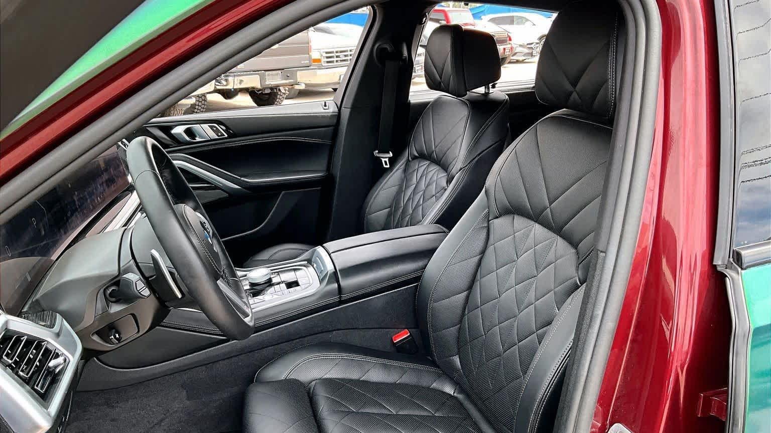 2025 BMW X6 xDrive40i