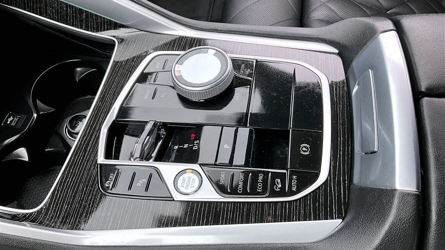 2025 BMW X6 xDrive40i