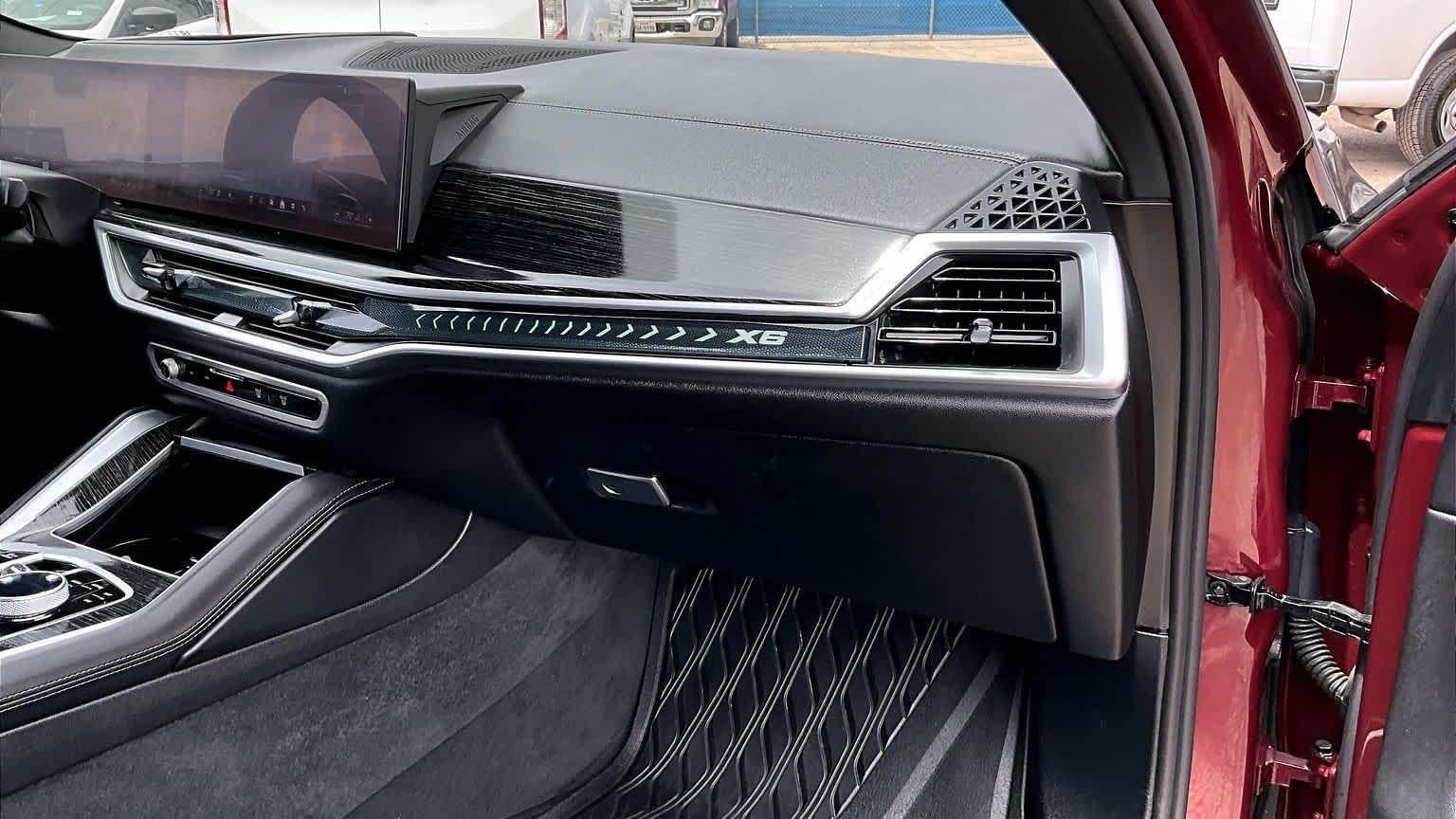 2025 BMW X6 xDrive40i