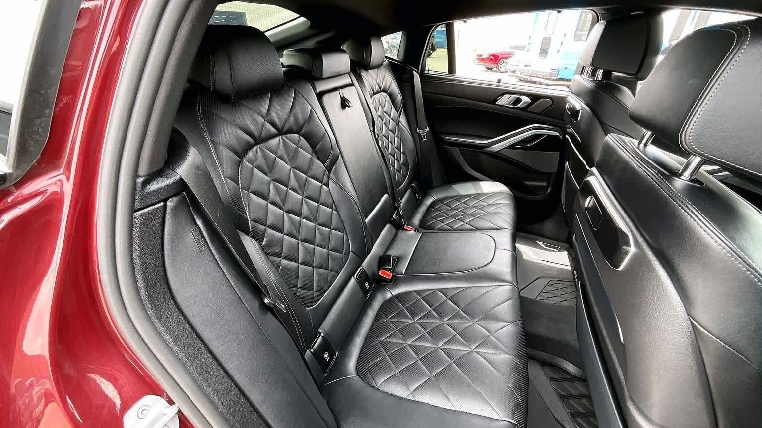 2025 BMW X6 xDrive40i