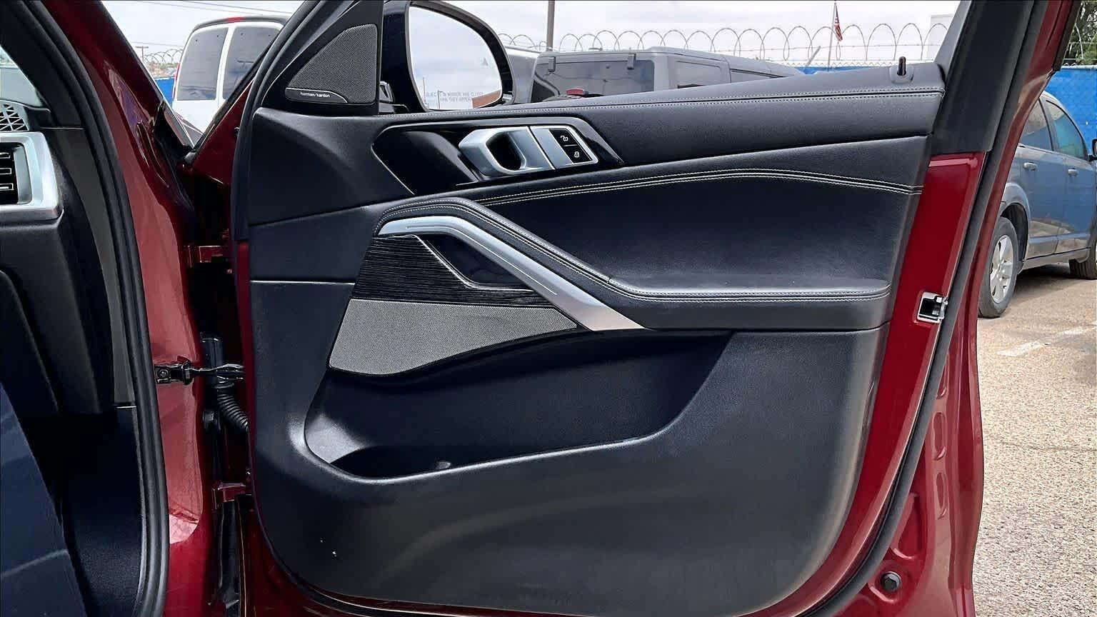 2025 BMW X6 xDrive40i