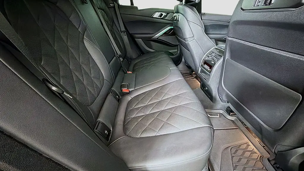 2024 BMW X6 xDrive40i