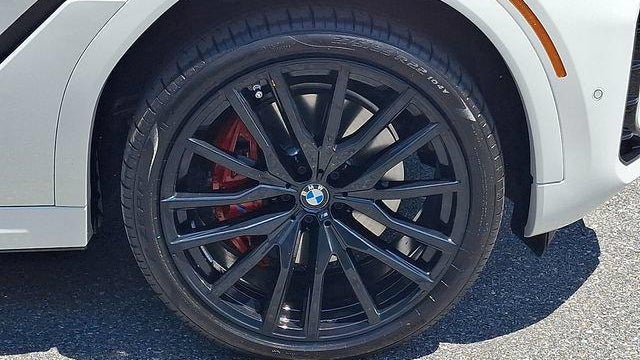 2025 BMW X6 xDrive40i