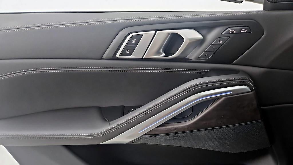 2025 BMW X6 xDrive40i