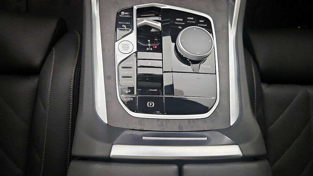 2025 BMW X6 xDrive40i