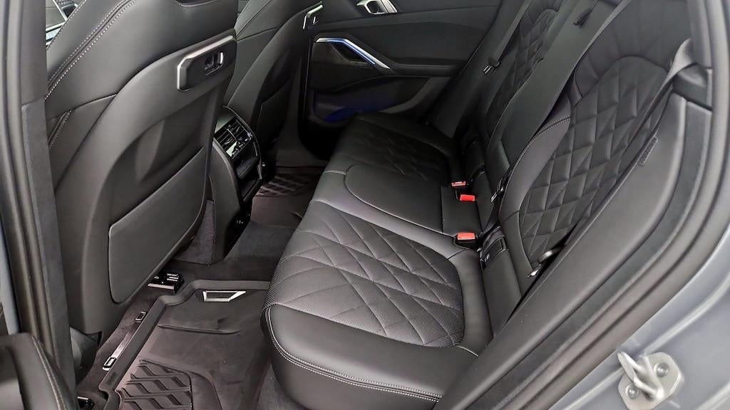 2025 BMW X6 xDrive40i