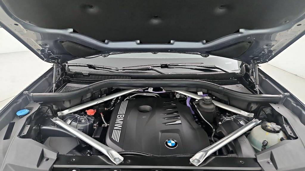 2025 BMW X6 xDrive40i