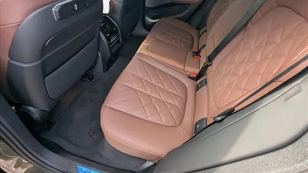 2027 BMW X6 xDrive40i